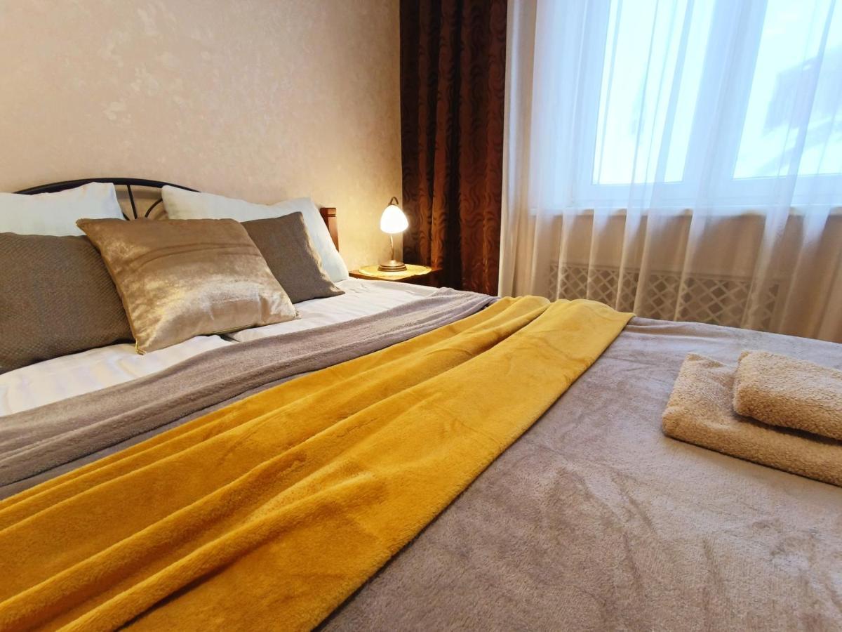 Old Town Retreat With Stunning Views 2 Bedroom Apartment Nearby The Church Of Saint Peter Riga Exterior foto