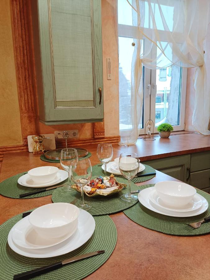 Old Town Retreat With Stunning Views 2 Bedroom Apartment Nearby The Church Of Saint Peter Riga Exterior foto