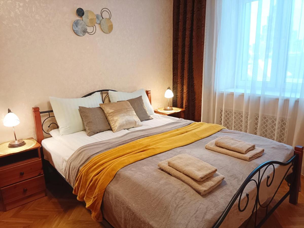 Old Town Retreat With Stunning Views 2 Bedroom Apartment Nearby The Church Of Saint Peter Riga Exterior foto