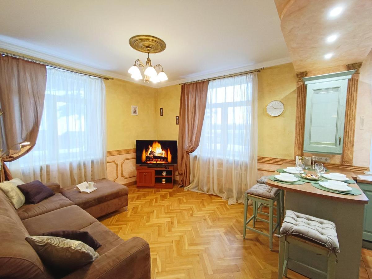 Old Town Retreat With Stunning Views 2 Bedroom Apartment Nearby The Church Of Saint Peter Riga Exterior foto